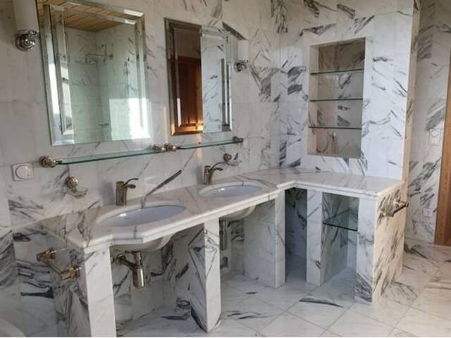 Immobilie in Seewalchen am Attersee - Ferienhaus in unmittelbarer Seenähe mit Badehaus-Nutzung - Bild 2