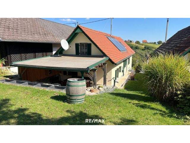 Immobilie in Eisenberg an der Pinka - Romantischer Weinkeller mit Charme, Geschichte und Weingarten in traumhafter Ruhelage - Eisenberg/Südburgenland - Bild 2