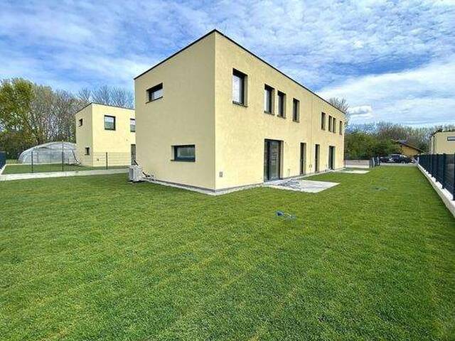 Immobilie in Neufeld an der Leitha - Ca. 7 Autominuten von Neufeld a. d. Leitha I Schlüsselfertiges Neubauprojekt I großzügige Freiflächen I grüne Ruhelage I TOP-Ausstattung - Bild 0