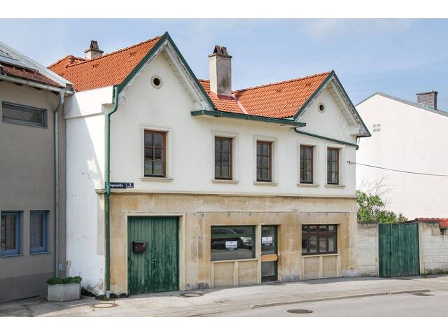 Immobilie in Mannersdorf am Leithagebirge - Sanierungsbedürftiges Wohnhaus mit großem Garten und Stadl im Zentrum von Mannersdorf - Bild 0