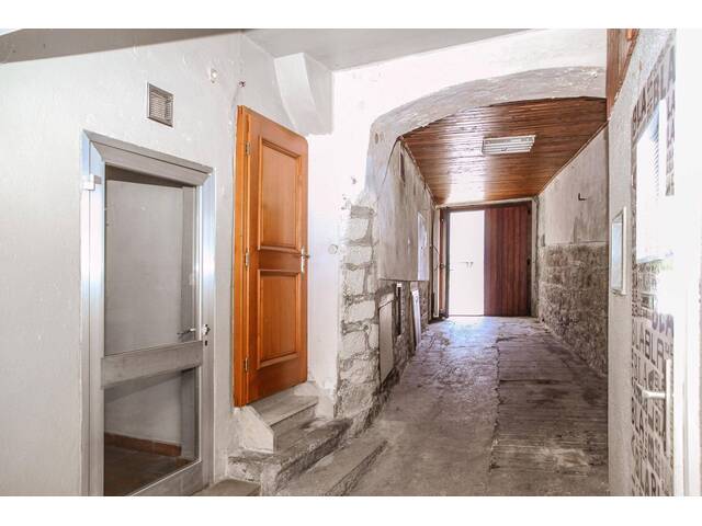 Immobilie in Mannersdorf am Leithagebirge - Sanierungsbedürftiges Wohnhaus im Zentrum von Mannersdorf - Bild 1