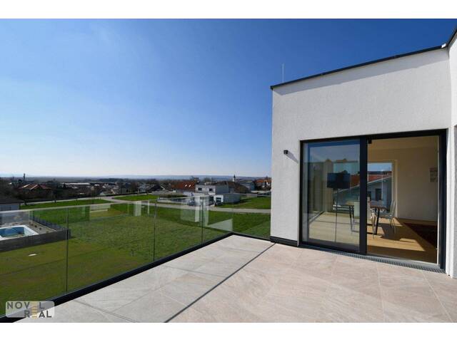 Immobilie in Neusiedl am See - NEU ERRICHTETE, EXKLUSIVE VILLA MIT TRAUMHAFTEN SEEBLICK IN TOPLAGE - Bild 1