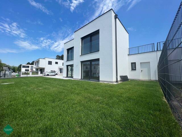 Immobilie in Groß-Schweinbarth - PROVISIONSFREI - Nur noch 1 Haus verfügbar - Neubau - Modernes Haus mit Pool - Belagsfertig - Bild 1