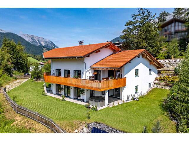 Immobilie in Steinberg am Rofan - Neuwertiges Einfamilienhaus mit Wellnessbereich, inklusive Sauna & Whirlpool, in einzigartiger Lage und Ausblick! - Bild 0