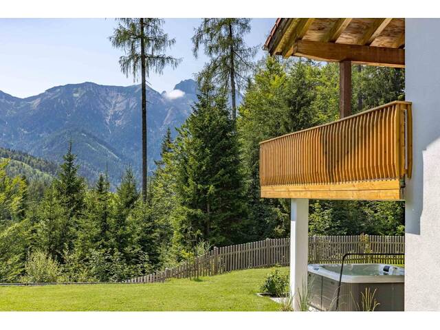 Immobilie in Steinberg am Rofan - Neuwertiges Einfamilienhaus mit Wellnessbereich, inklusive Sauna & Whirlpool, in einzigartiger Lage und Ausblick! - Bild 2