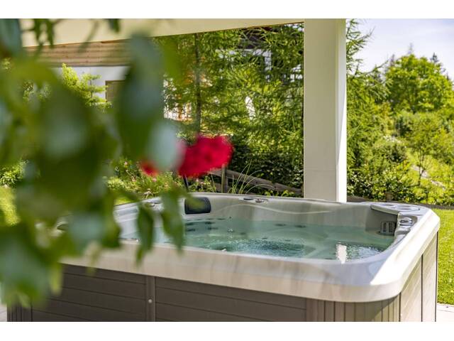 Immobilie in Steinberg am Rofan - Neuwertiges Einfamilienhaus mit Wellnessbereich, inklusive Sauna & Whirlpool, in einzigartiger Lage und Ausblick! - Bild 3