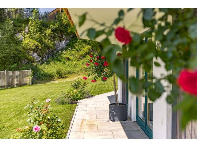 Immobilie in Steinberg am Rofan - Neuwertiges Einfamilienhaus mit Wellnessbereich, inklusive Sauna & Whirlpool, in einzigartiger Lage und Ausblick! - Bild 4