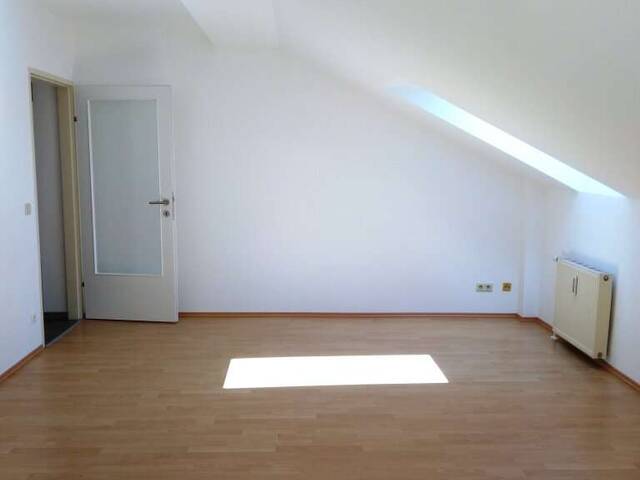 Immobilie in Neunkirchen - 5,4% Rendite! 7 Wohnungen inkl. Parkplatz im Zentrum von Neunkirchen zu kaufen! - Bild 0