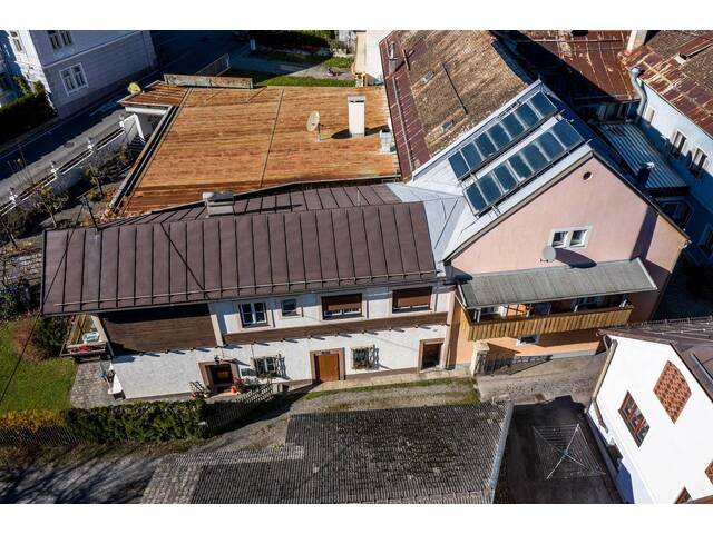 Immobilie in Greifenburg - Zweifamilienhaus mit 2 getrennten Wohneinheiten und viel Platz, mit Garten in zentraler Lage - Bild 4