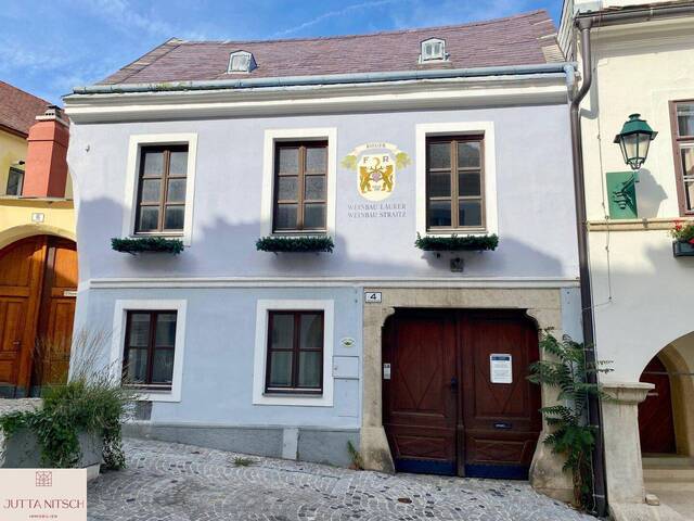 Immobilie in Gumpoldskirchen - Charmantes Winzerhaus mit großem Weinkeller in bester Lage - Gumpoldskirchen - Bild 1