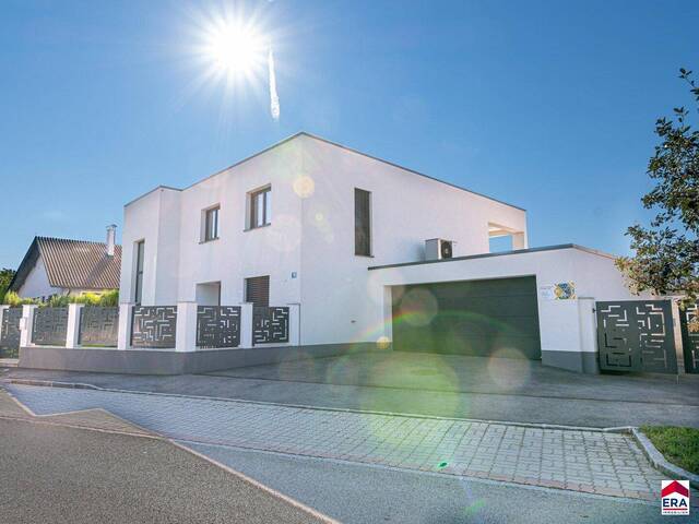 Immobilie in Zwentendorf an der Donau - Traumhaftes Einfamilienhaus in Buttendorf in der Nähe von Zwentendorf an der Donau - Luxuriöses Wohnen auf 228m² - Bild 0