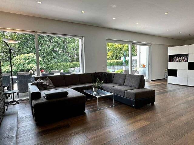 Immobilie in Wolfern - Architektenhaus inmitten eines wunderschönen Gartens, mit Wellness- und Wohlfühloase und Doppelgarage - Bild 0