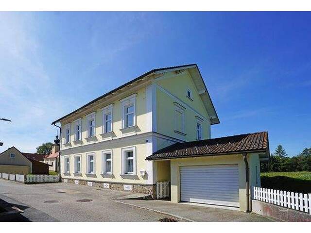 Immobilie in Gmünd - EINMALIG! Top gepflegtes Jahrhundertwende-Wohnhaus in Gmünd - Ruhelage - Bild 1