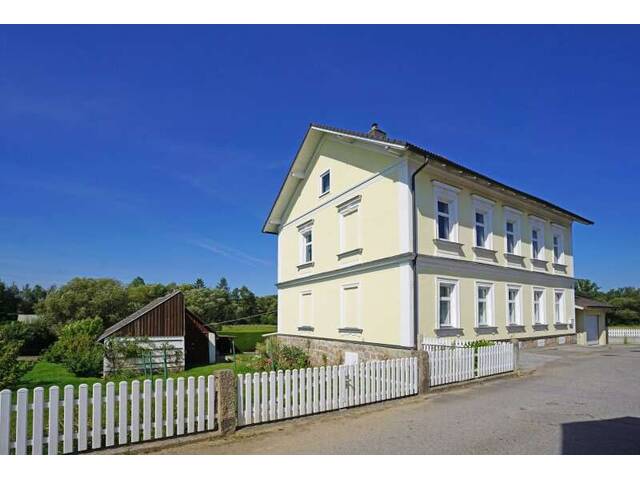 Immobilie in Gmünd - EINMALIG! Top gepflegtes Jahrhundertwende-Wohnhaus in Gmünd - Ruhelage - Bild 0