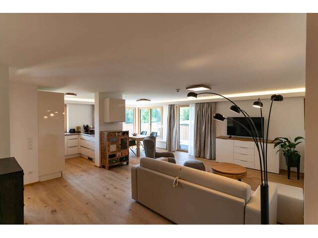 Immobilie in Ramsau am Dachstein - Anlegerpreis (zzgl. 20%) Großzügige Ferienoase in seltener Alleinlage - Bild 1