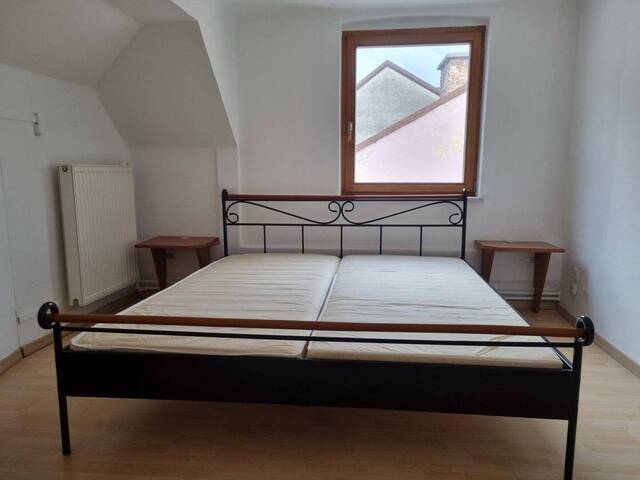 Immobilie in Gloggnitz - NEUREAL - Wunderschöne Dachgeschosswohnung im Zentrum von Gloggnitz zu verkaufen! - Bild 3