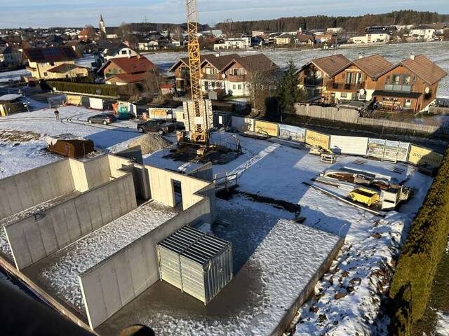 Immobilie in Perwang am Grabensee - Große Erstbezug-Wohnung mit Balkon und hochwertiger Ausstattung in Perwang am Grabensee - Bild 1