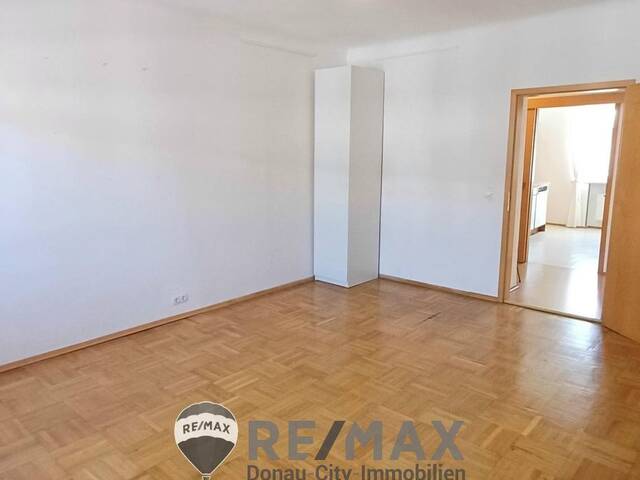 Immobilie in Wiener Neustadt - Großzügige 4 Zimmer-Wohnung - Bild 2