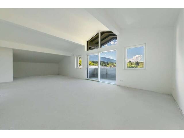 Immobilie in Saalfelden am Steinernen Meer - Förderung möglich! Sonnige Dachgeschosswohnung am Stadtrand von Saalfelden! - Bild 1