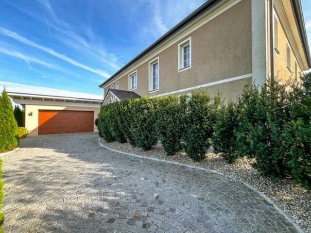 Immobilie in Neumarkt am Wallersee - Herrschaftliche Landhaus-Villa für Menschen mit Raumanspruch - Bild 4