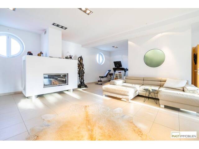 Immobilie in Podersdorf am See - *NEU* Einzigartiges Einfamilienhaus mit 422 m2 Nutzfläche - Trennung auf 2 Wohneinheiten möglich! - Bild 0