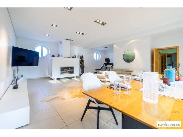 Immobilie in Podersdorf am See - *NEU* Einzigartiges Einfamilienhaus mit 422 m2 Nutzfläche - Trennung auf 2 Wohneinheiten möglich! - Bild 1