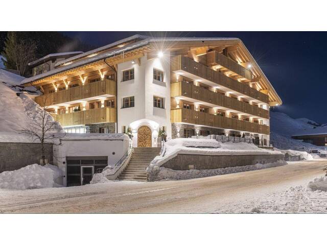Immobilie in Lech - A luxurious 2 bedroom apartment for sale in the village of Lech, ideally located with ski-in access and within a short walk from the centre of the village and the ski lifts - Bild 0