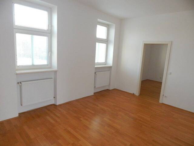 Immobilie in Maria Ellend - Helle 2 Zimmer Wohnung mit Balkon und PKW-Stellplatz - Bild 1