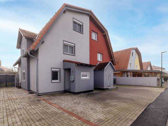 Immobilie in Mannersdorf am Leithagebirge - ACHTUNG BESTPREIS | Ein Zuhause das alles kann | Erstklassige Doppelhaushälfte in der Naturparkgemeinde Mannersdorf | 5 Zimmer | Eigengrund | 5 Stellplätze | Keller - Bild 0