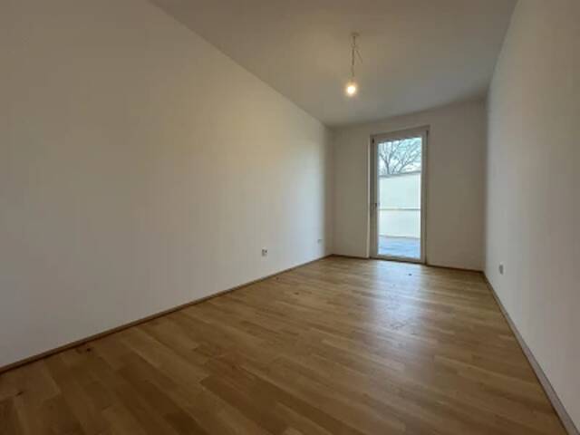 Immobilie in Ebreichsdorf - NEUE 4 ZIMMERWOHNUNG MIT GROßZÜGIGER TERRASSE & GARTEN - Bild 4