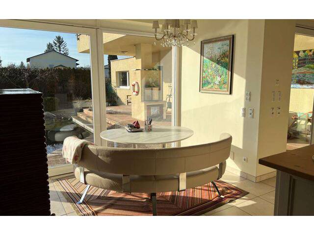 Immobilie in Kronstorf - Großer Garten mit Traum-Villa - Bild 1