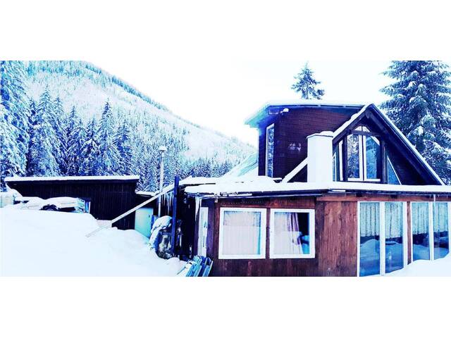 Immobilie in Gosau - Sonnengeküsstes Waldhaus in Gosau – Rückzugsort in traumhafter Natur - Bild 1