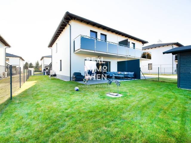 Immobilie in Wöllersdorf - #DOPPELHAUSHÄLFTE BEI WIENER NEUSTADT LAND!! ERSTBEZUG!! TRAUMHAUS WARTET AUF SIE!! 360°- 3D Besichtigung!!!# - Bild 0