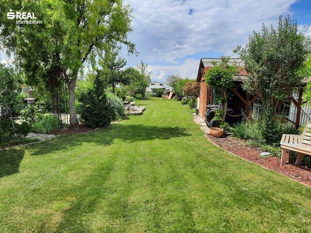 Immobilie in Halbturn - Charmantes Einfamilienhaus mit großem Garten, Keller und Pool - Grundstücksteilung möglich! - Bild 1