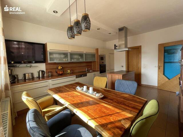 Immobilie in Halbturn - Charmantes Einfamilienhaus mit großem Garten, Keller und Pool - Grundstücksteilung möglich! - Bild 2