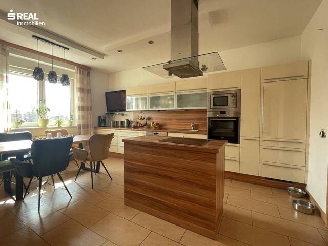 Immobilie in Halbturn - Charmantes Einfamilienhaus mit großem Garten, Keller und Pool - Grundstücksteilung möglich! - Bild 3