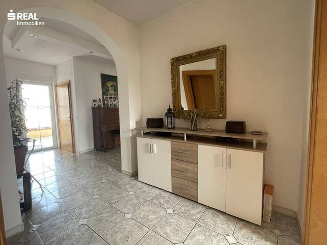 Immobilie in Halbturn - Charmantes Einfamilienhaus mit großem Garten, Keller und Pool - Grundstücksteilung möglich! - Bild 4