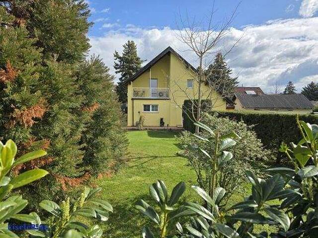 Immobilie in Gänserndorf - VERKAUF aus Verlassenschaft -Haus mit großem Garten - für den Landeanflug Ihrer Lieben! - Bild 0