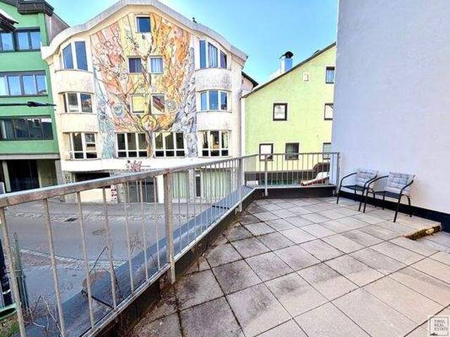 Immobilie in Imst - VERKAUFT!!!Helle 2-Zimmer-Wohnung mit großer Sonnenterrasse im Herzen von Imst als perfekte Anlage! - Bild 2