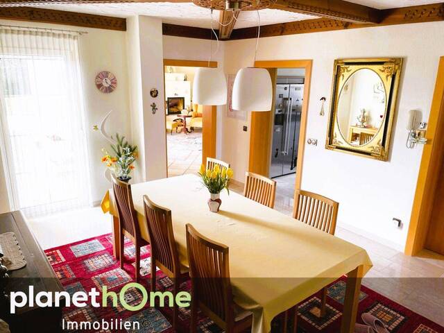 Immobilie in Kirchschlag bei Linz - Repräsentatives Haus in Kirchschlag Linz-Nähe, es vereint Harmonie und Individualität - Bild 2