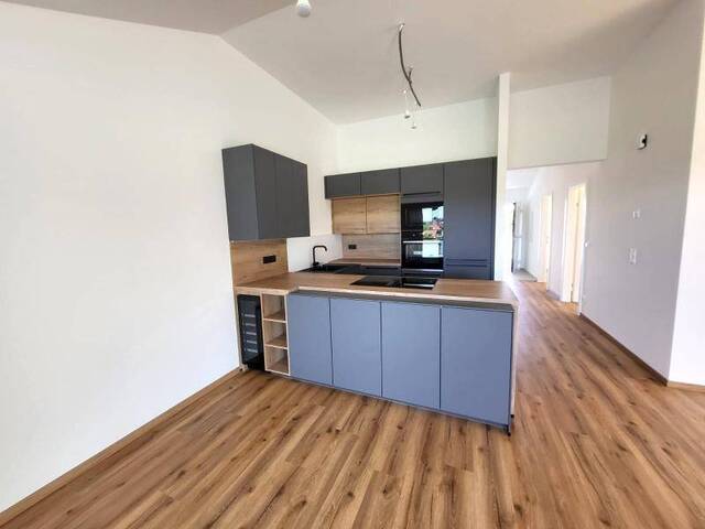 Immobilie in Fürstenfeld - Nur mehr 1 verfügbar: Wunderschöne, vermietete Anlegerwohnung (72m²) mit überdachter Terrasse und Riegersburgblick bei Fürstenfeld! Provisionsfrei! - Bild 3