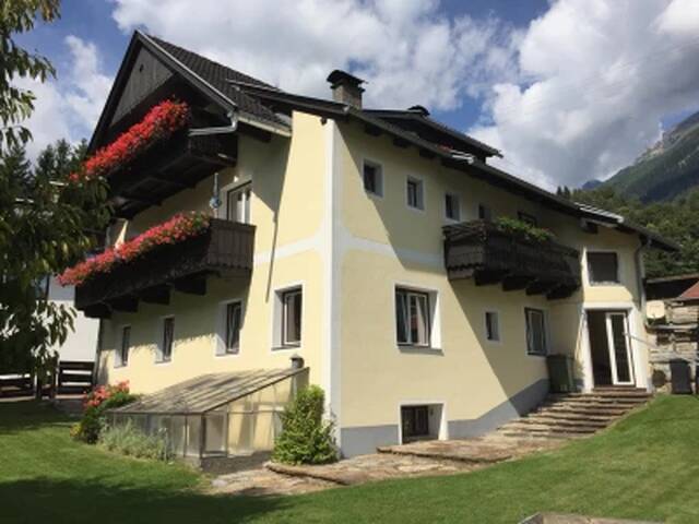 Immobilie in Außerfragant - Jede Menge Möglichkeiten-Mehrfamilienhaus mit 5 Einheiten und großzügigem Garten - Bild 1