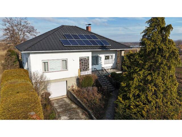 Immobilie in Unternalb - Wohnen mit Weitblick in Unternalb bei Retz – Bezugsfertiges Haus mit Garten und Garage - Bild 0