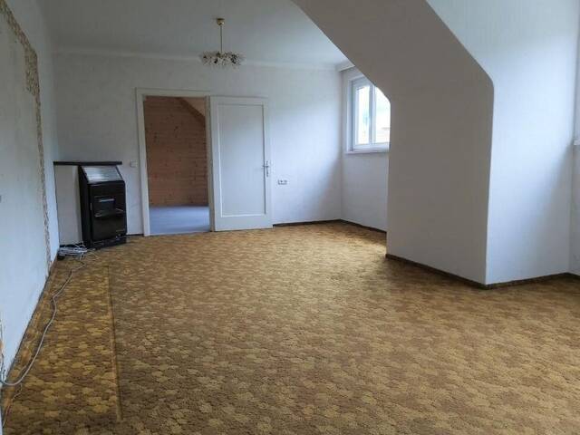 Immobilie in Kapfenberg - Renovierungsbedürftige 3-Zimmer-Wohnung in Kapfenberg-Redfeld ! - Bild 0