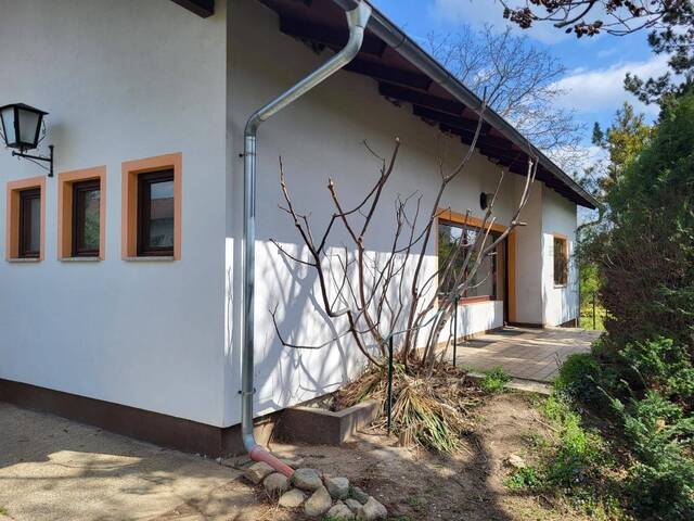 Immobilie in Katzelsdorf - SOLIDER BUNGALOW MIT GUTER ANBINDUNG UND GROSSZÜGIGEM GARTEN IM SÜDEN VON WIENER NEUSTADT - Bild 2