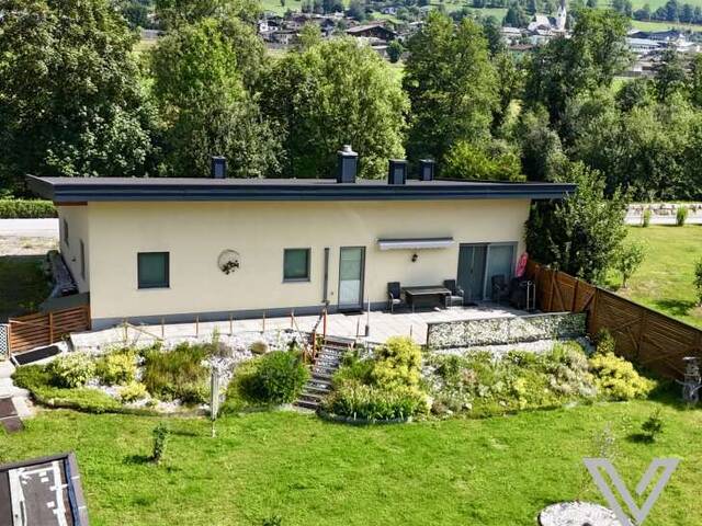 Immobilie in Uttendorf - Wohnhaus mit Terrasse und großem Garten in schöner Lage - Bild 0