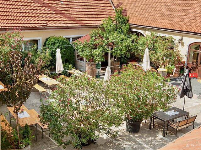 Immobilie in Furth bei Göttweig - Tradititioneller Vierkanthof mit 2 Wohnhäusern, Heurigenlokal & Hofladen Nähe Stift Göttweig bei Krems - Bild 2
