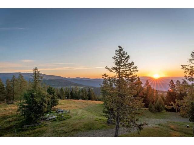 Immobilie in Hochrindl - FERIENIMMOBILIE / Kärnten - Hochrindl! Traumhafte Chalets mit herrlichem Blick über das Kärntner Land. - Bild 4