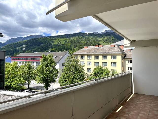 Immobilie in Liezen - Sonnige Eigentumswohnung direkt am Hauptplatz! Highlight - 2 Balkone! - Bild 0