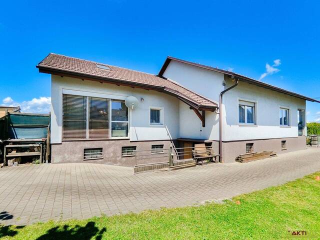 Immobilie in Feldkirchen bei Graz - Familienfreundliches Haus mit großem Garten, Ausbaupotenzial, Wintergarten, Kamin und viel Platz zur Entfaltung. - Bild 0